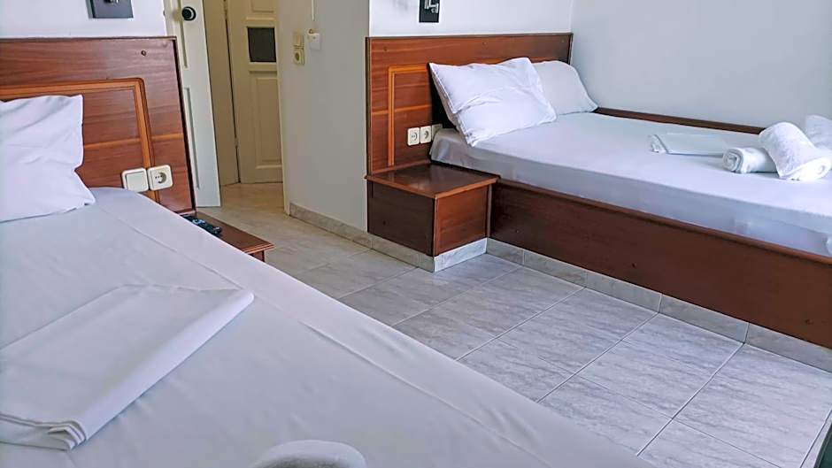 Leonidas Hotel