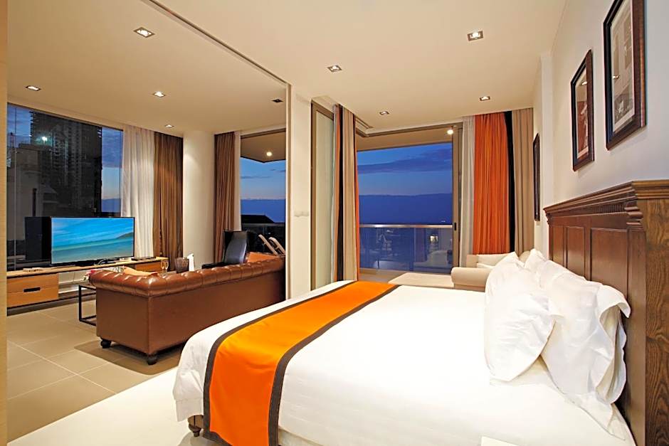 Photo 1 of 15 of Family Suite