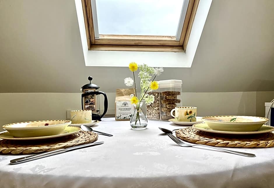 Priors Oak - A Cosy Studio with Countryside Views in Dorset