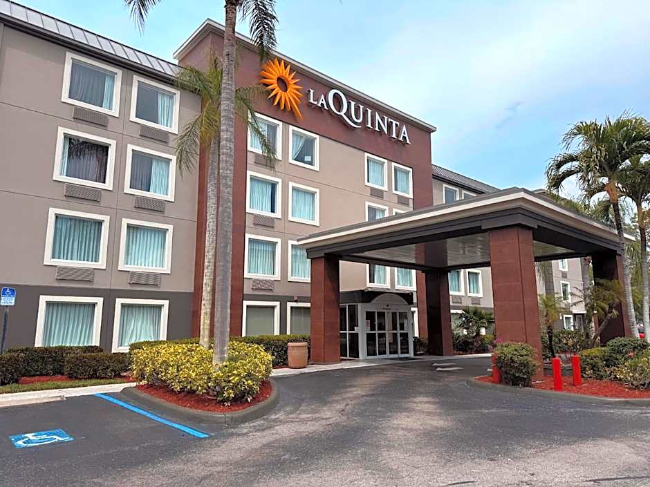 La Quinta Inn & Suites by Wyndham Naples East - I-75