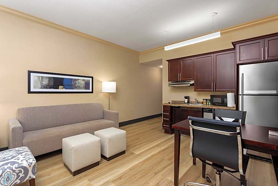 Hawthorn Extended Stay by Wyndham West Palm Beach