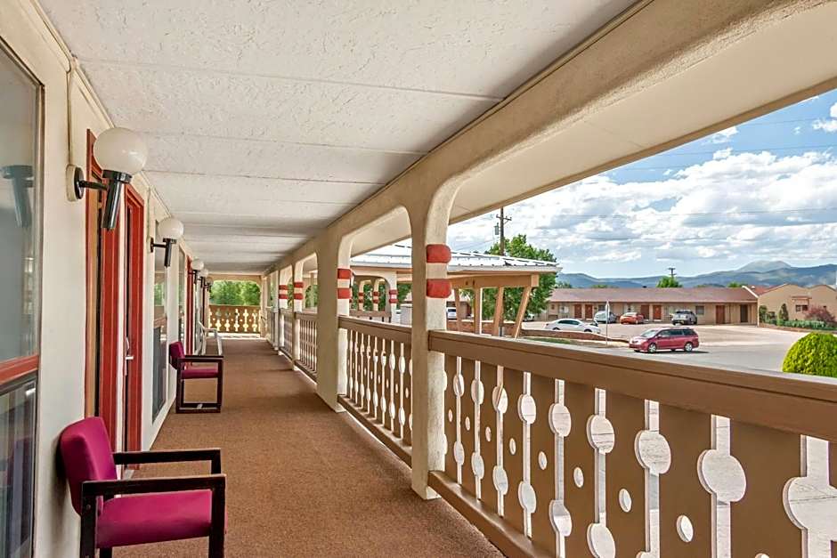 Travelodge by Wyndham Las Vegas NM