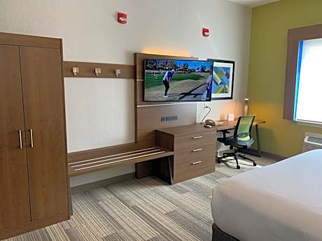 Deluxe Room with Two King Beds - Non-Smoking