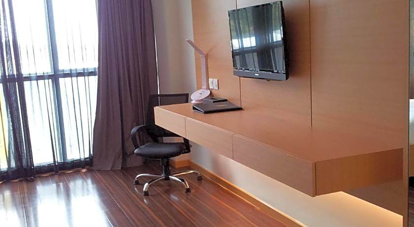 Symphony Suites Hotel
