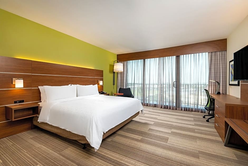 Holiday Inn Express & Suites Santa Ana - Orange County