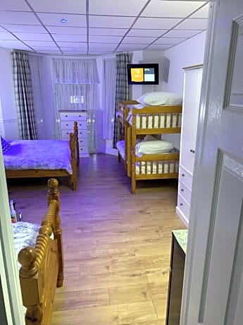 Superior Family Room (2 Adults + 3 Children)