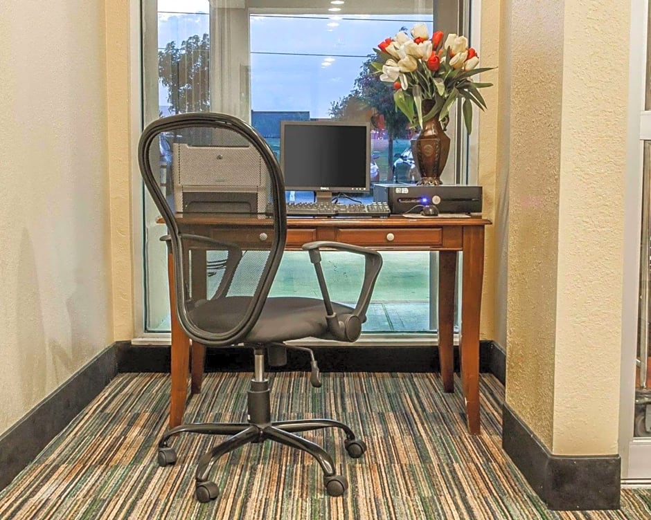 Comfort Inn & Suites