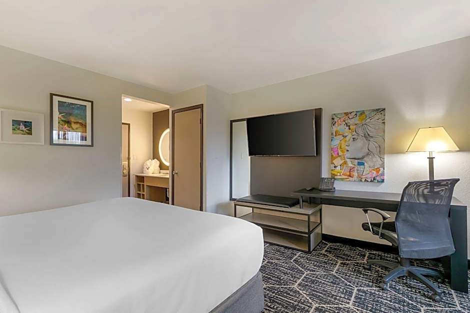 La Quinta Inn & Suites by Wyndham Des Moines West Clive