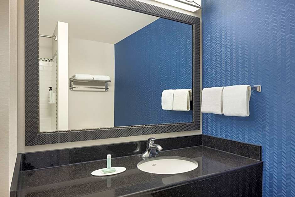 Fairfield Inn & Suites by Marriott Columbus Polaris