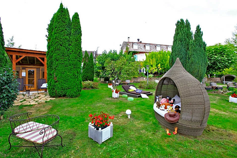 Logis Hôtel Hostellerie Saint-Jacques