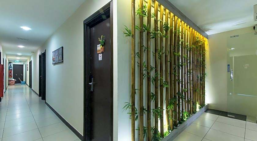 Top Garden Hotel