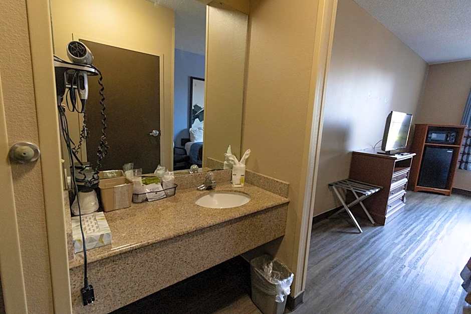 Super 8 by Wyndham Smithfield-Selma