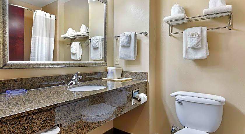 Best Western Carthage Inn & Suites