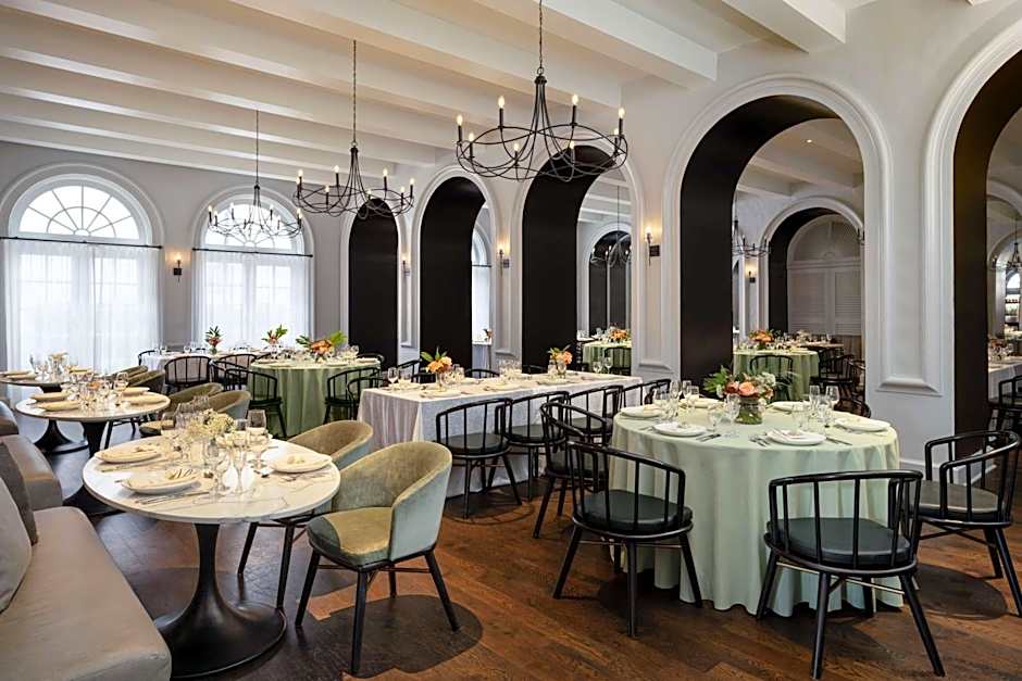 Mills House Charleston, Curio Collection by Hilton