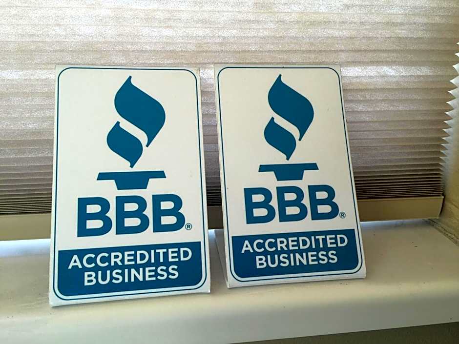 Adams Inn and Suites