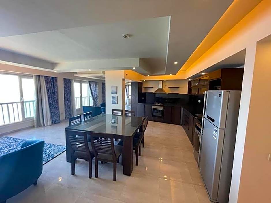 Amazing sea view Penthouse Apartment in Pyramids Porto El-Sokhna