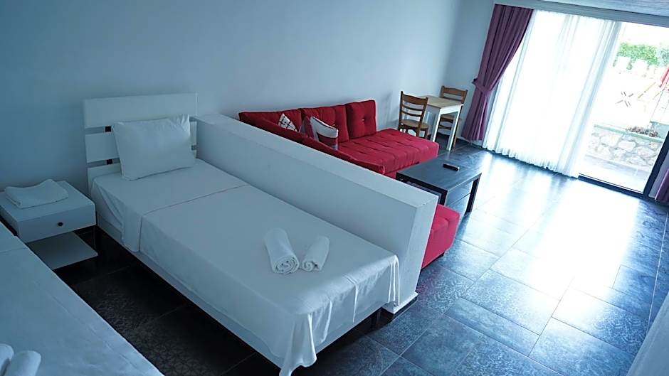 Karyada Hotel
