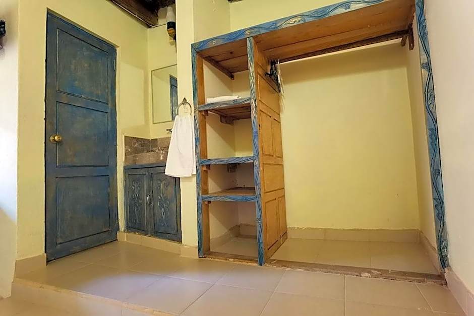 CAPITAL O Meson De La Fragua