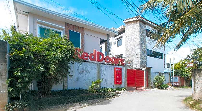 RedDoorz Hostel @ St. Paul Village LapuLapu