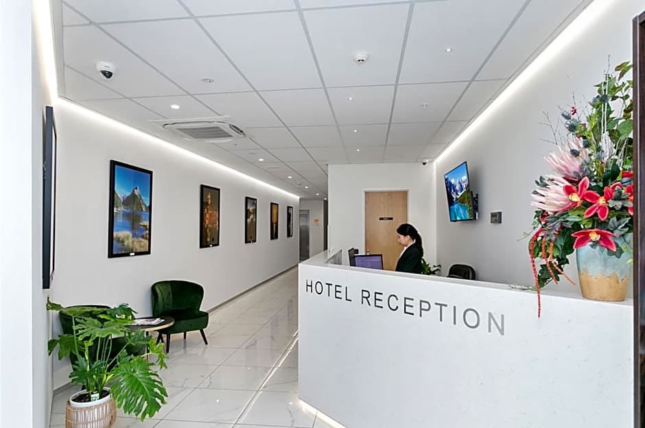 Christchurch City Hotel