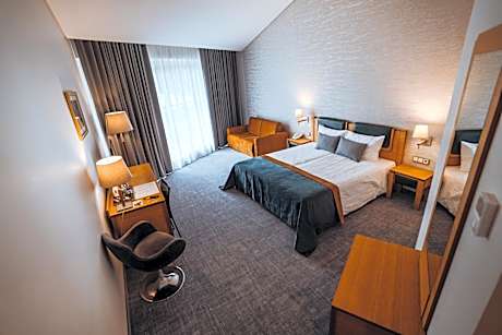 Suite with Balcony and Spa Access