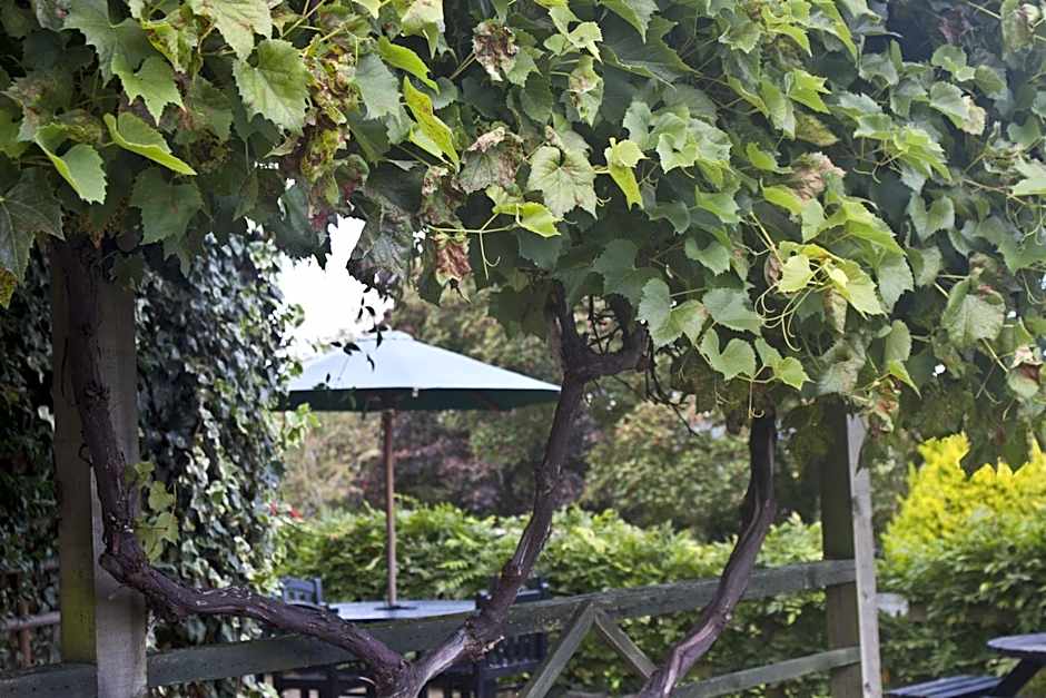 Best Western Limpley Stoke Hotel