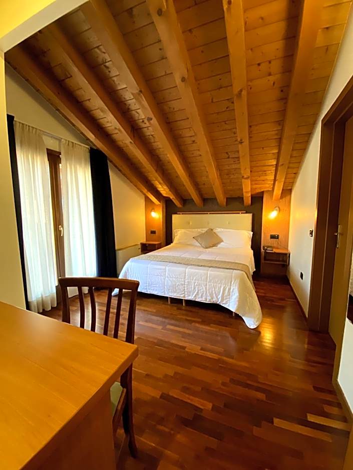 Photo 1 of 13 of Double Room