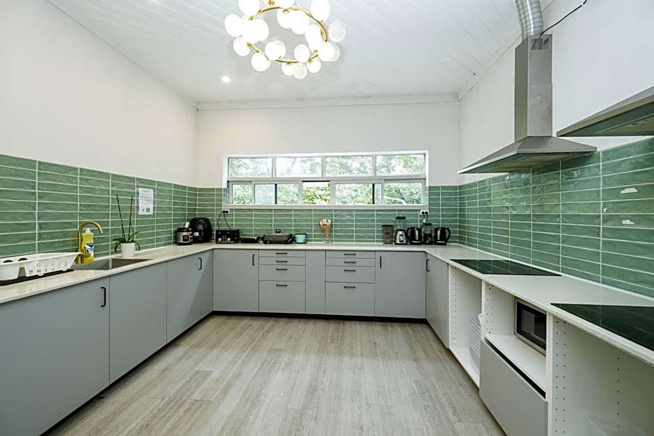 Urban Nomad Potts Point - 18 to 39 only