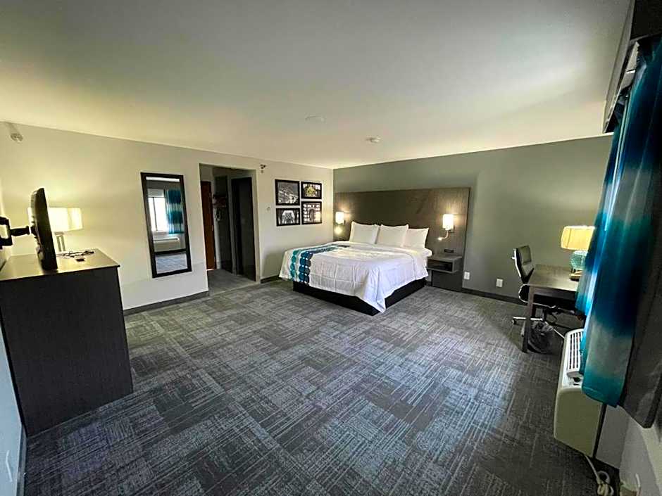 La Quinta Inn & Suites by Wyndham Indianapolis Airport Executive