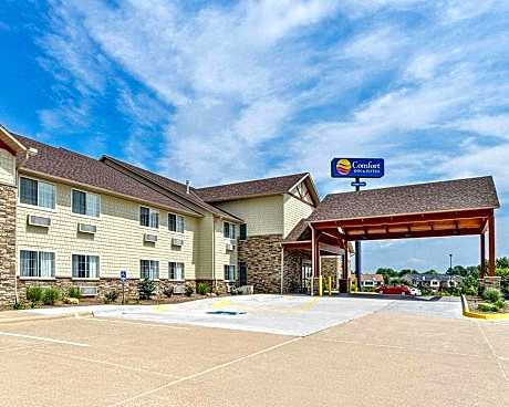 Comfort Inn & Suites Riverview near Davenport and I-80