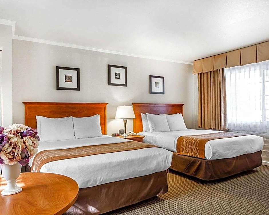 The Inn at 1252 Monterey