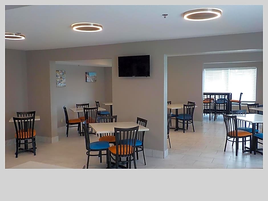 Clarion Pointe Indianapolis Northeast