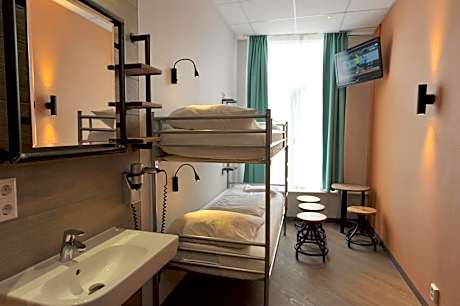 Quadruple Room with Shared Facilities