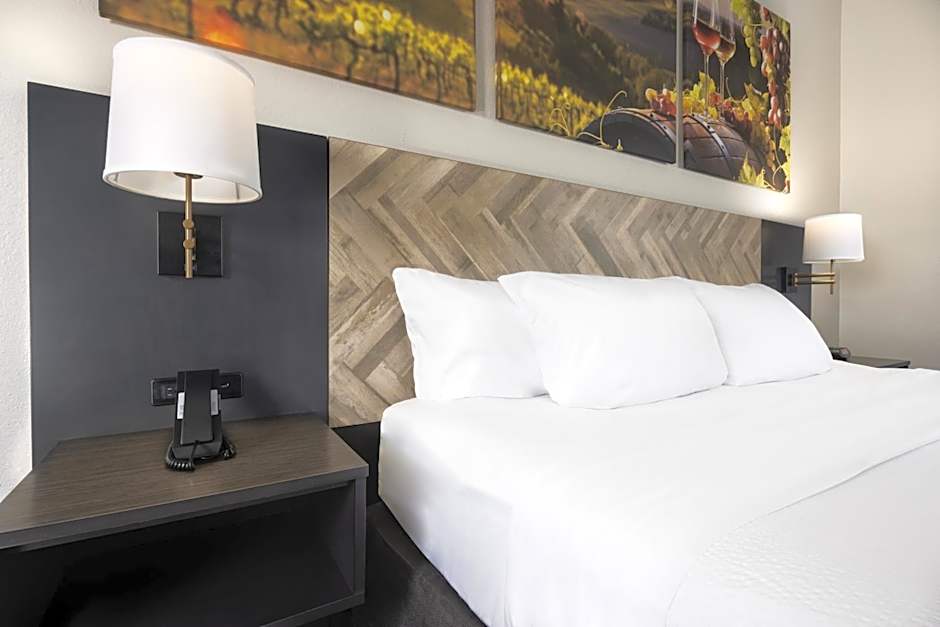 Clarion Pointe Biltmore Village