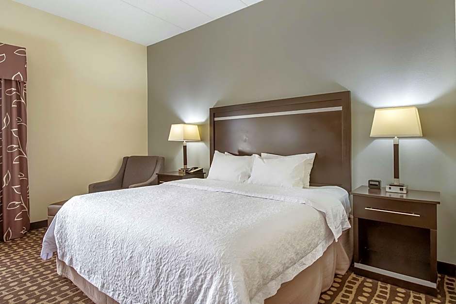 Hampton Inn By Hilton Columbus-West