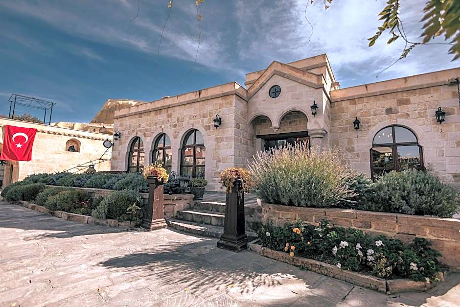 Seraphim Cave Hotel