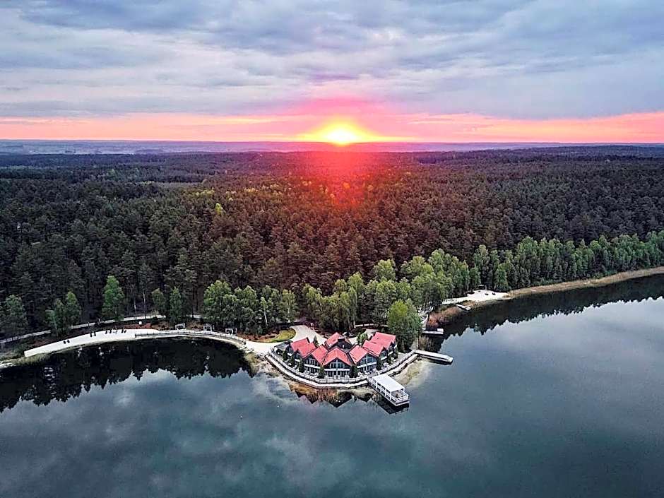 PRZYSTAŃ WYGONIN knéżka i wino