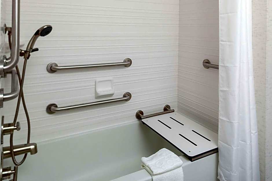 Hampton Inn And Suites By Hilton Columbus Scioto Downs, Oh