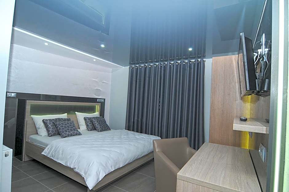Nanis Hotel & Appartements