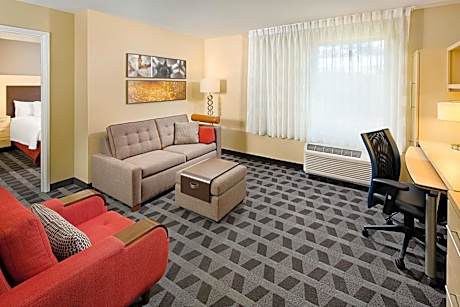 Large King Studio - Hearing Accessible
