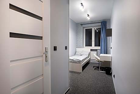 Prywatny pokój z prywatną łazienką - Senatorska 36