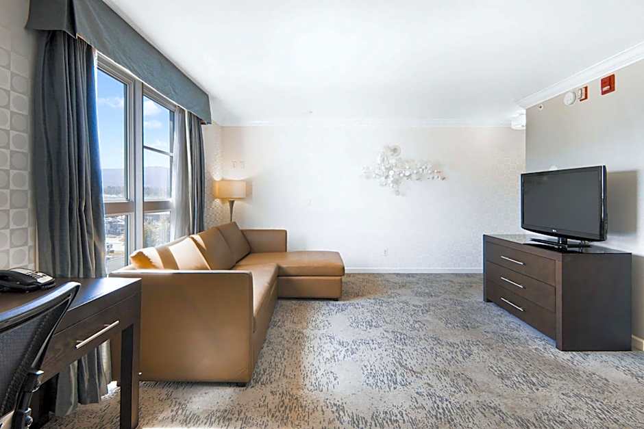 Sandman Hotel & Suites Kelowna