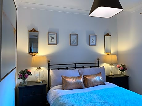 Cottage-Comfort-Wet room-Garden View-The Guest House