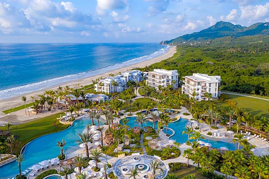 Conrad Punta de Mita
