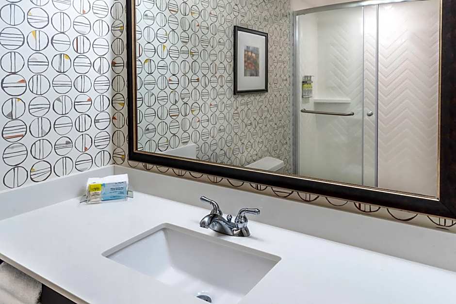 Holiday Inn Milwaukee Airport By IHG