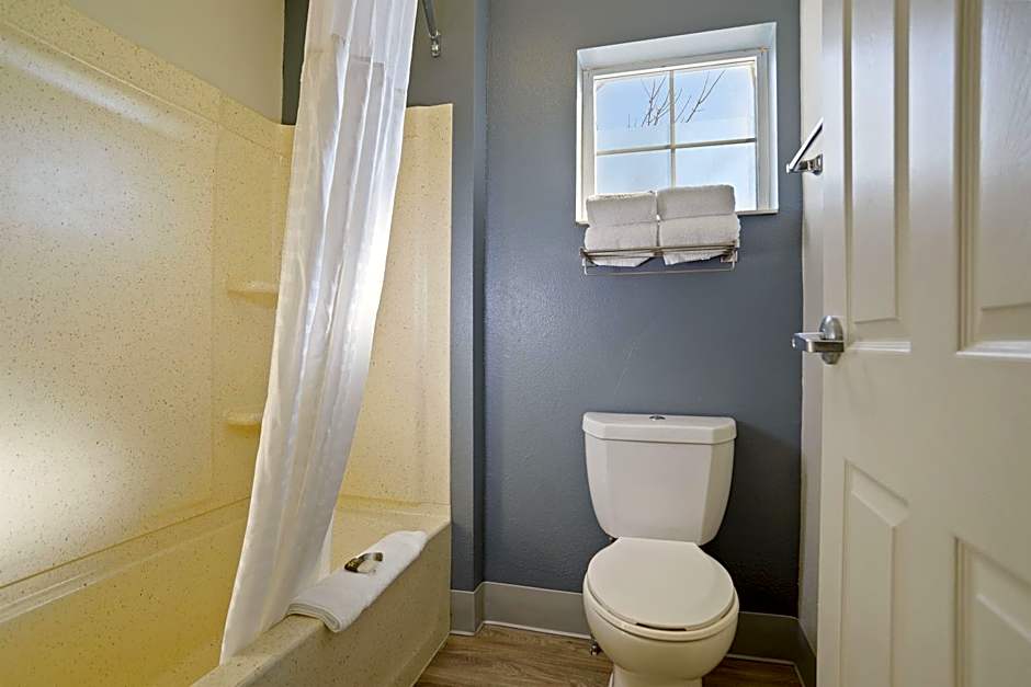 Extended Stay America Suites - Kansas City - Lenexa - 87th St.