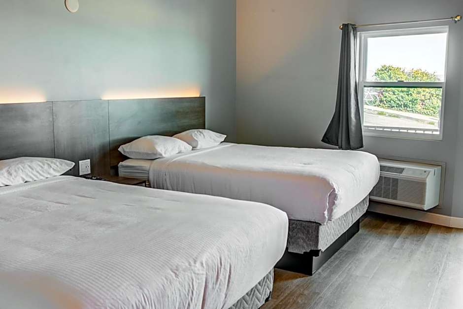 Casablanca Inn on The Beach