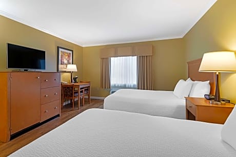 2 DOUBLE BEDS,MOBILITY ACCESSIBLE,ROLL IN SHOWER,NSMK,FULL BREAKFAST
