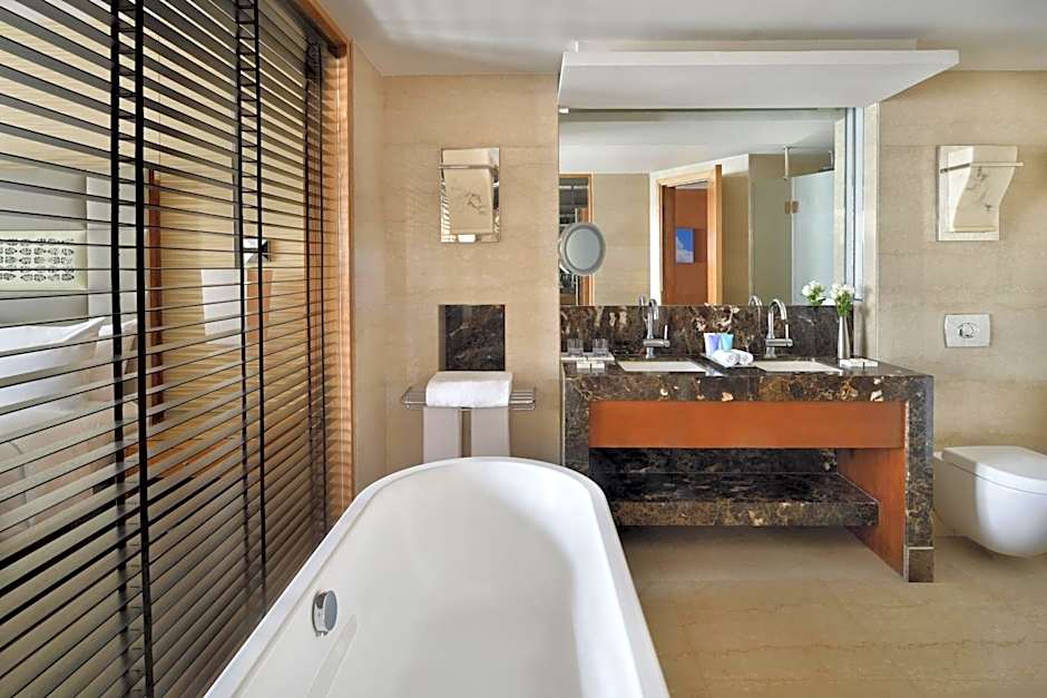 Sankara Nairobi, Autograph Collection