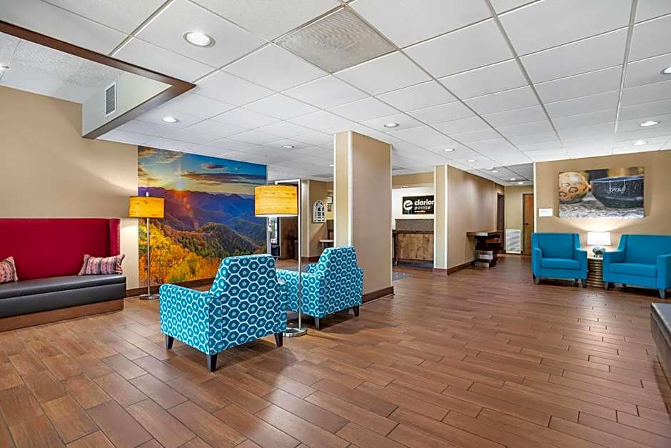 Clarion Pointe Cherokee